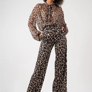 NWOT Bluzat Leopard Print Wide-Leg Trouser